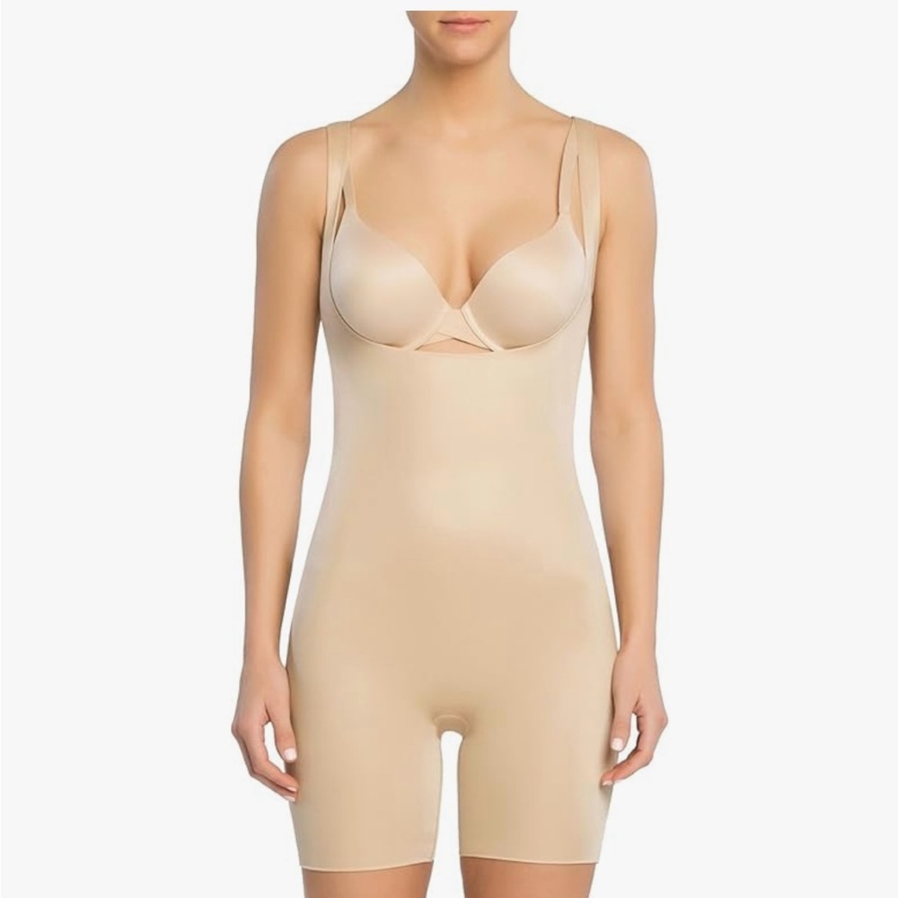 NWT SPANX Power Conceal Her Mid Thigh Bodysuit S